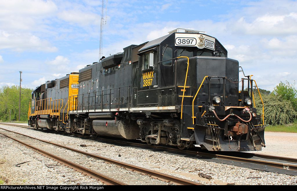 WAMX GP38-2 3897